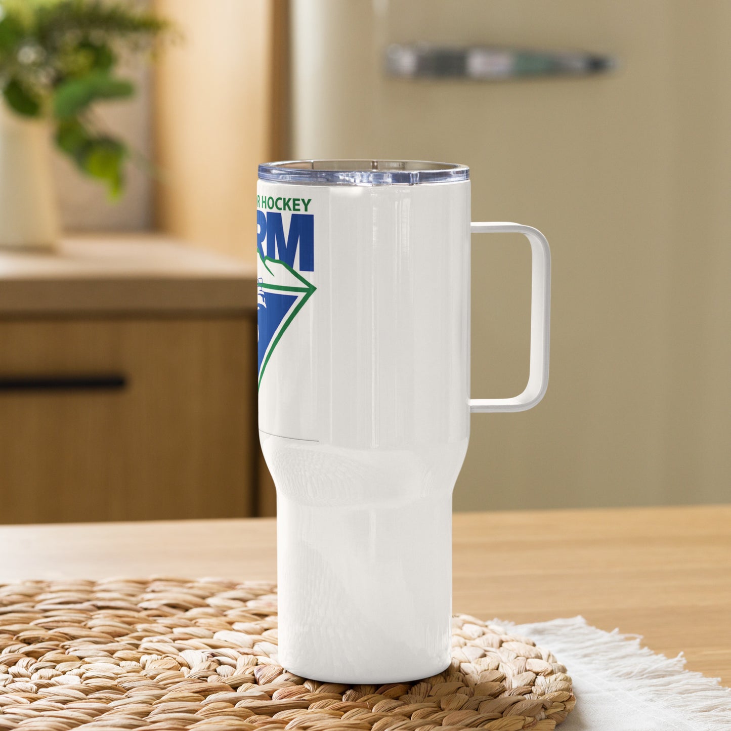 Smithers StormTravel mug with a handle